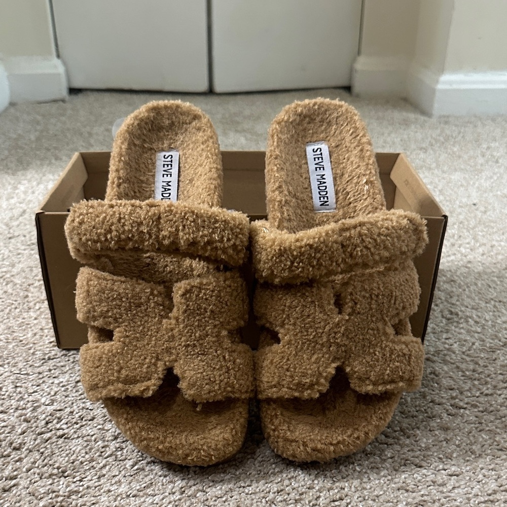 Steve Madden Mayven-S Fuzzy Slipper